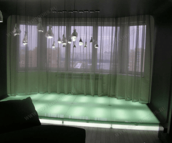 Стеклянный подиум с подсветкой